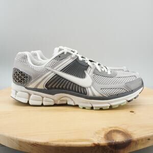 Womens 12.5 / Mens 11 - Nike Zoom Vomero 5 Shoes Cobblestone Comfort Sneakers